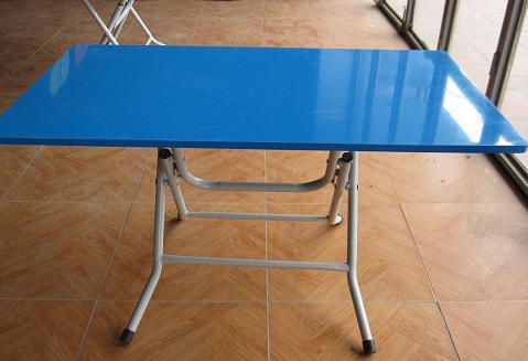 Bàn giáo viên mần non